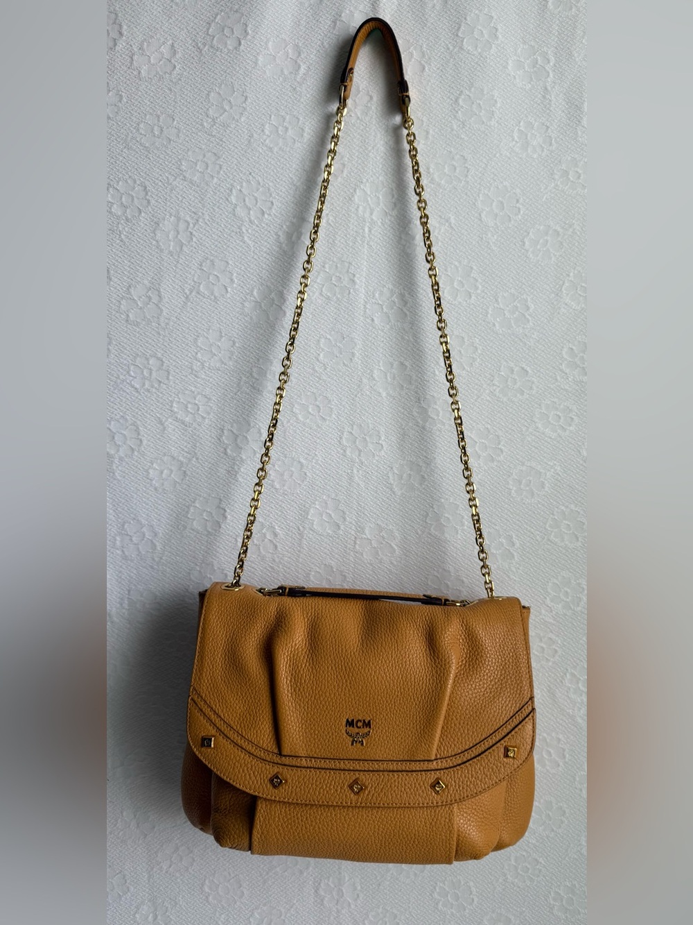 MCM light Brown Leather Shoulder Bag with Gold Chain Straps - Picture 9 of 17